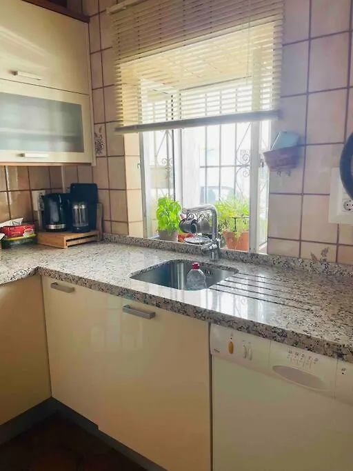 Nyaraló Charming 4 Bedroom Village Home With Patio Mijas