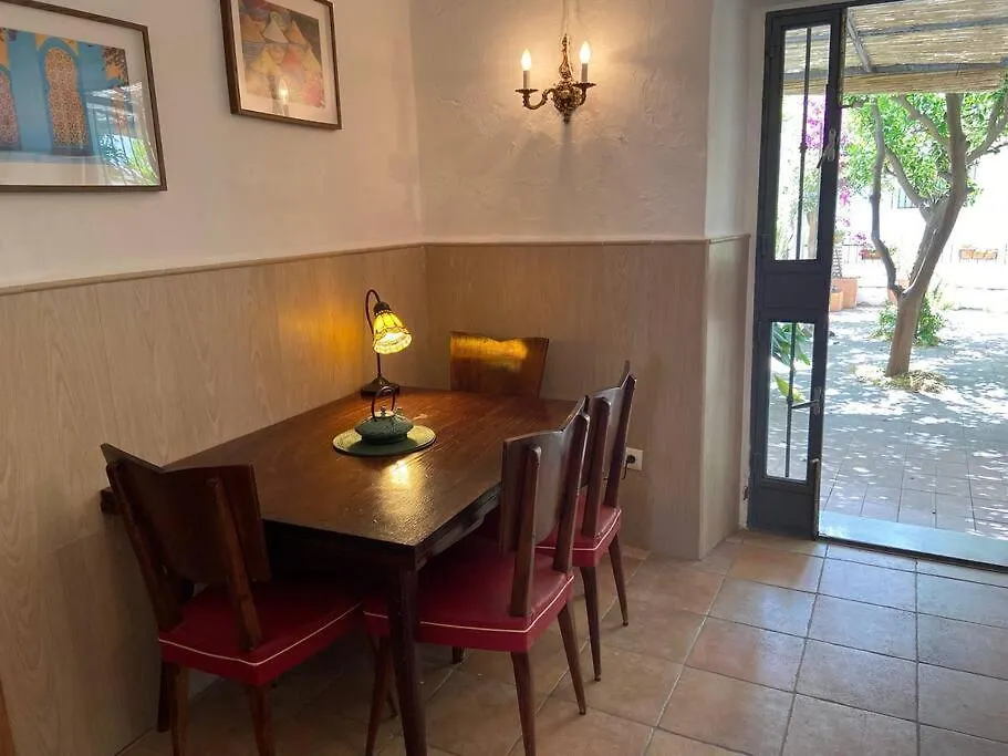 Charming 4 Bedroom Village Home With Patio Mijas