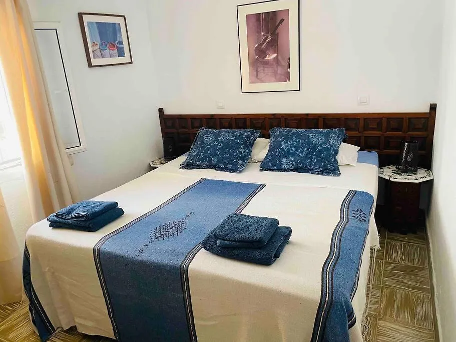 Nyaraló Charming 4 Bedroom Village Home With Patio Mijas